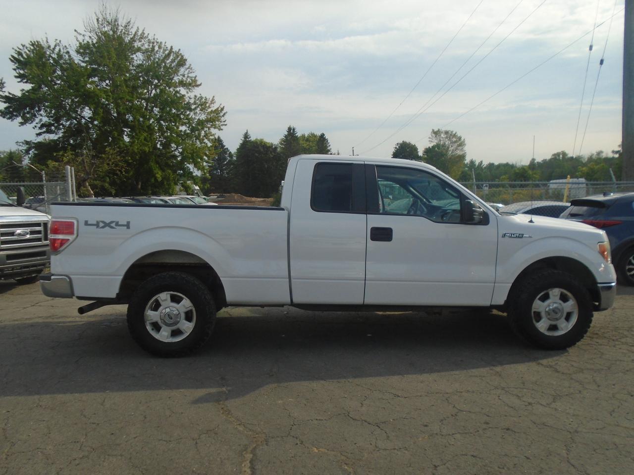 2014 Ford F-150 4WD SuperCab 145 XLT + TOW PKG Photo4