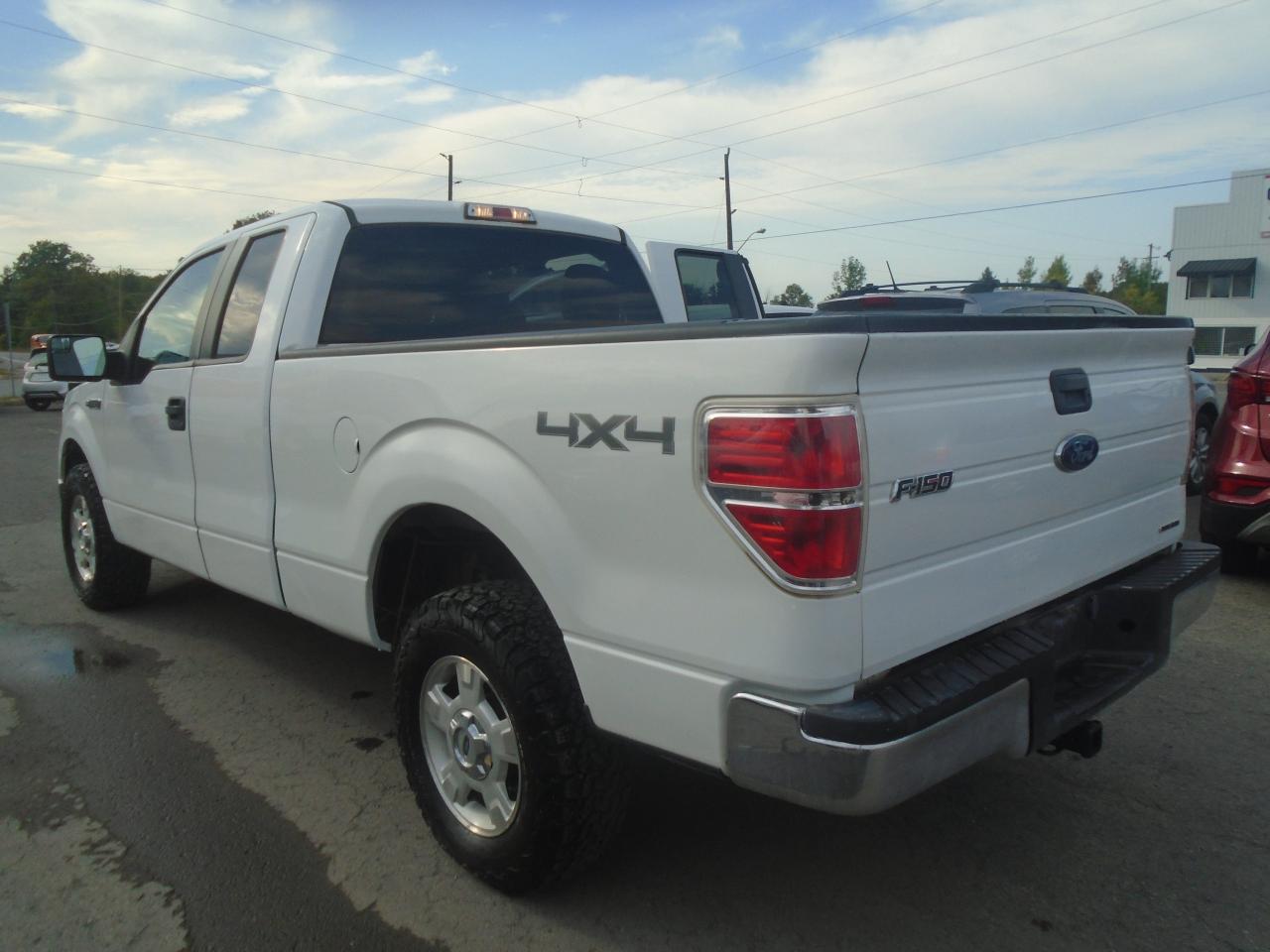 2014 Ford F-150 4WD SuperCab 145  XLT - Photo #16