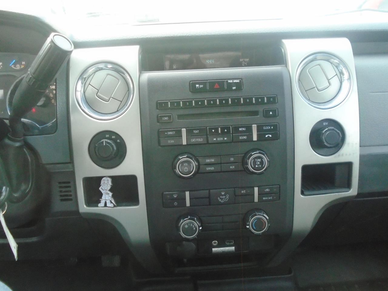 2014 Ford F-150 4WD SuperCab 145  XLT - Photo #18