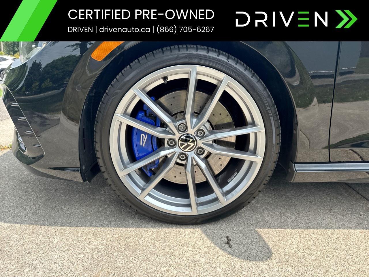 2024 Volkswagen Golf R Photo