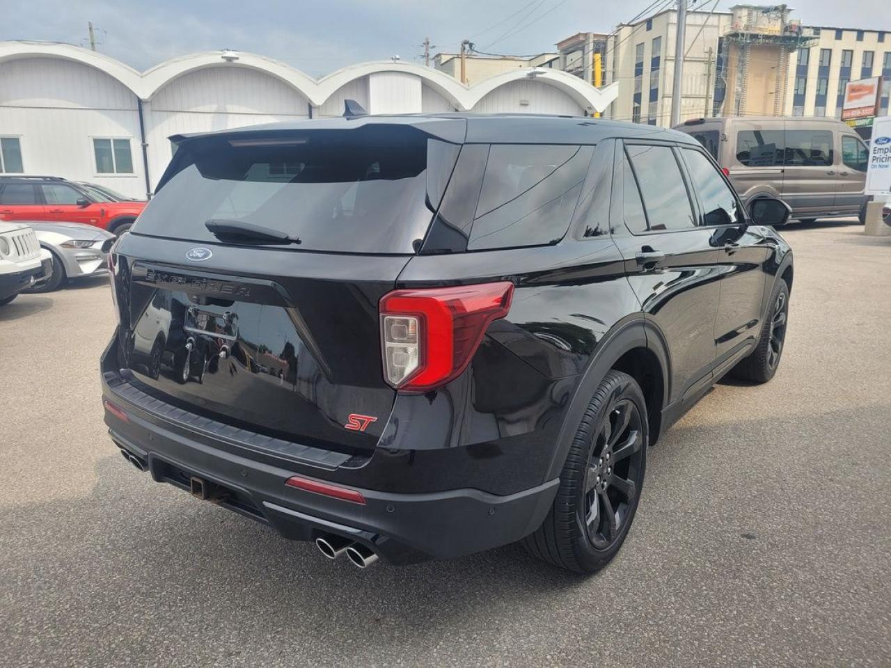 2022 Ford Explorer ST Photo5