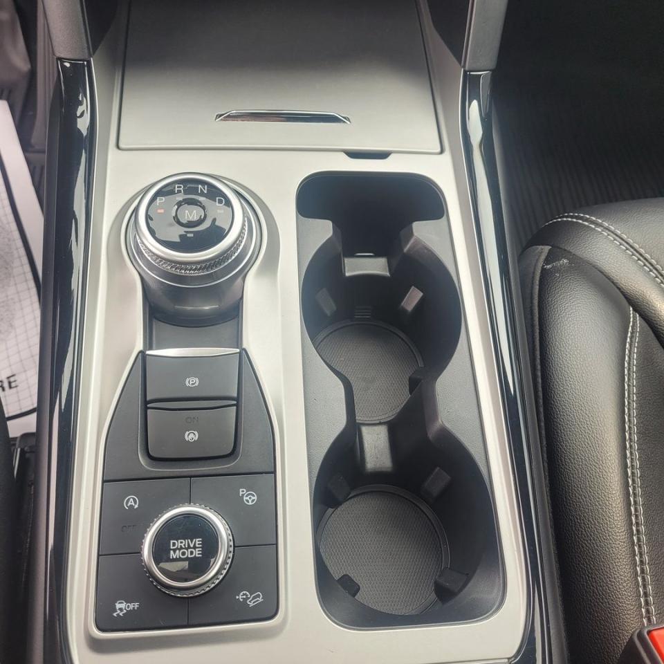 2022 Ford Explorer ST Photo18