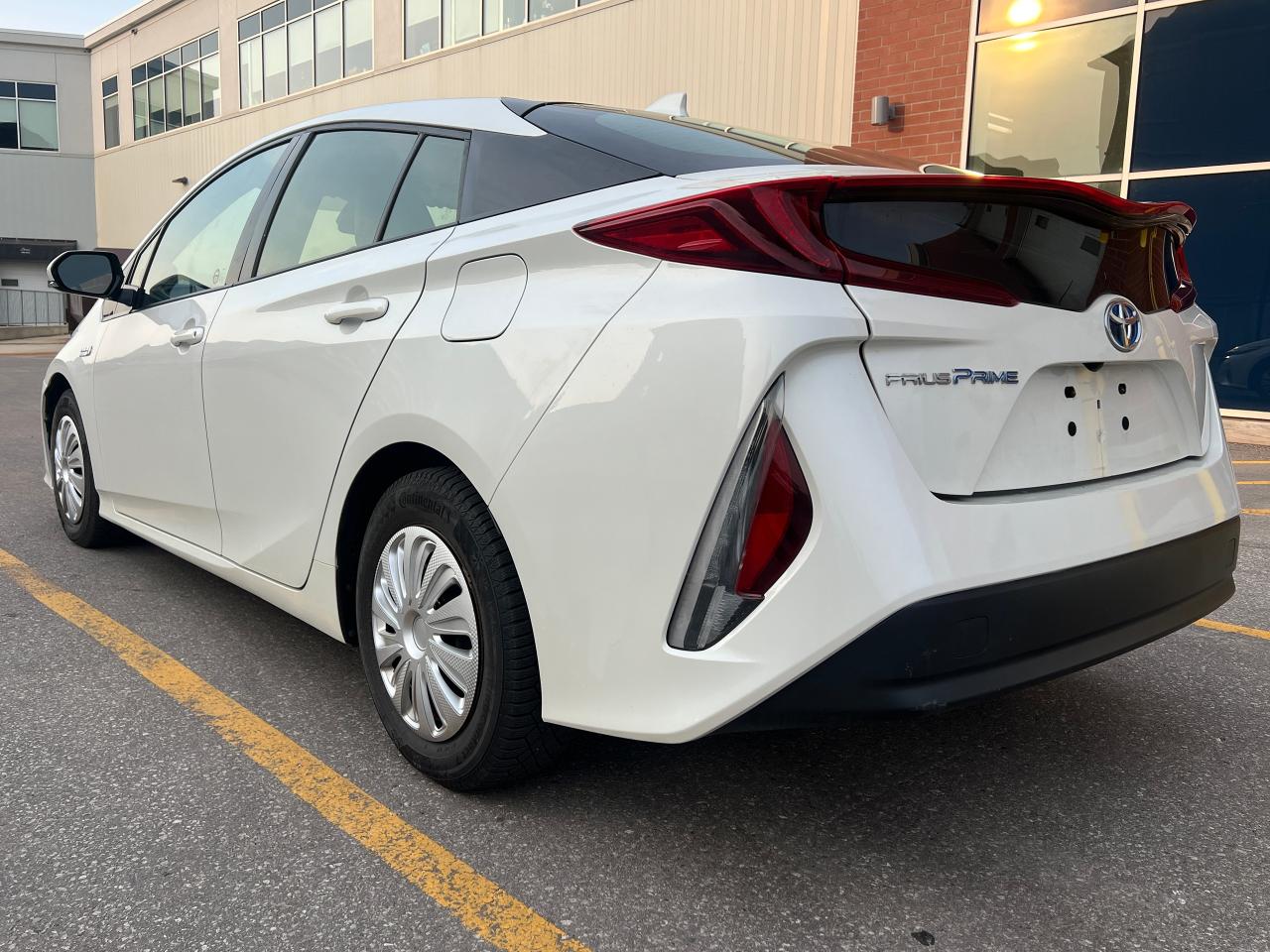 2018 Toyota Prius Prime Upgrade, CERTIFIED Photo3