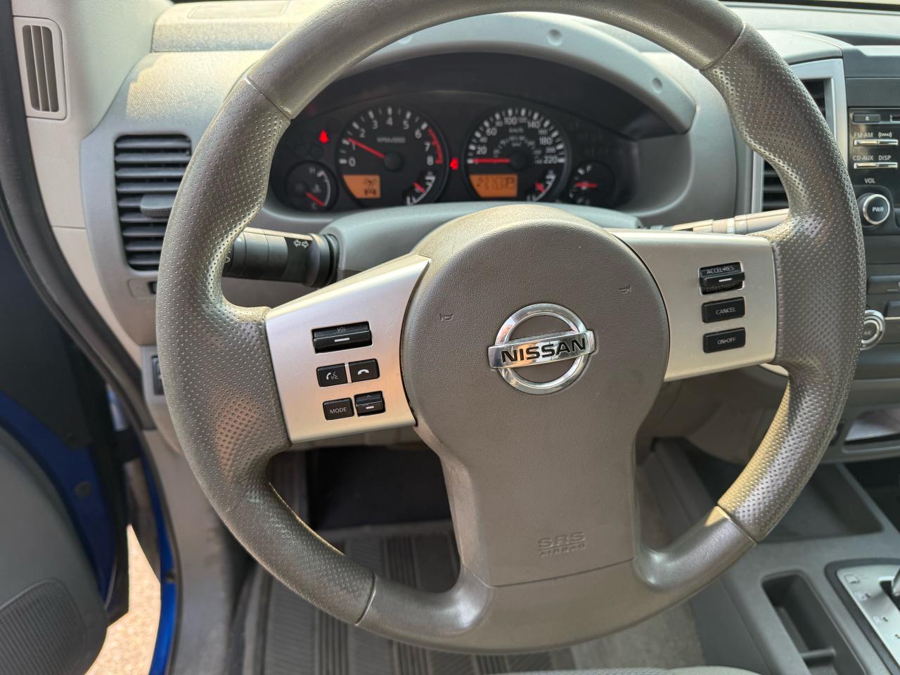 2014 Nissan Frontier SV 4X4 - Photo #7