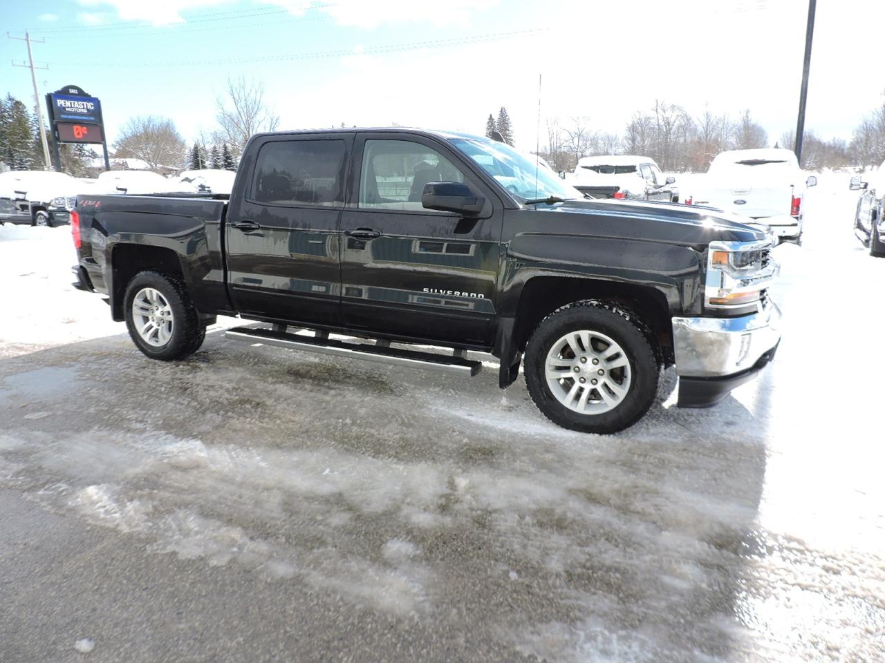 2018 Chevrolet Silverado 1500 LT 5.3L V8 4X4 6-Seater 1 Owner Only 96000 KMS Photo2