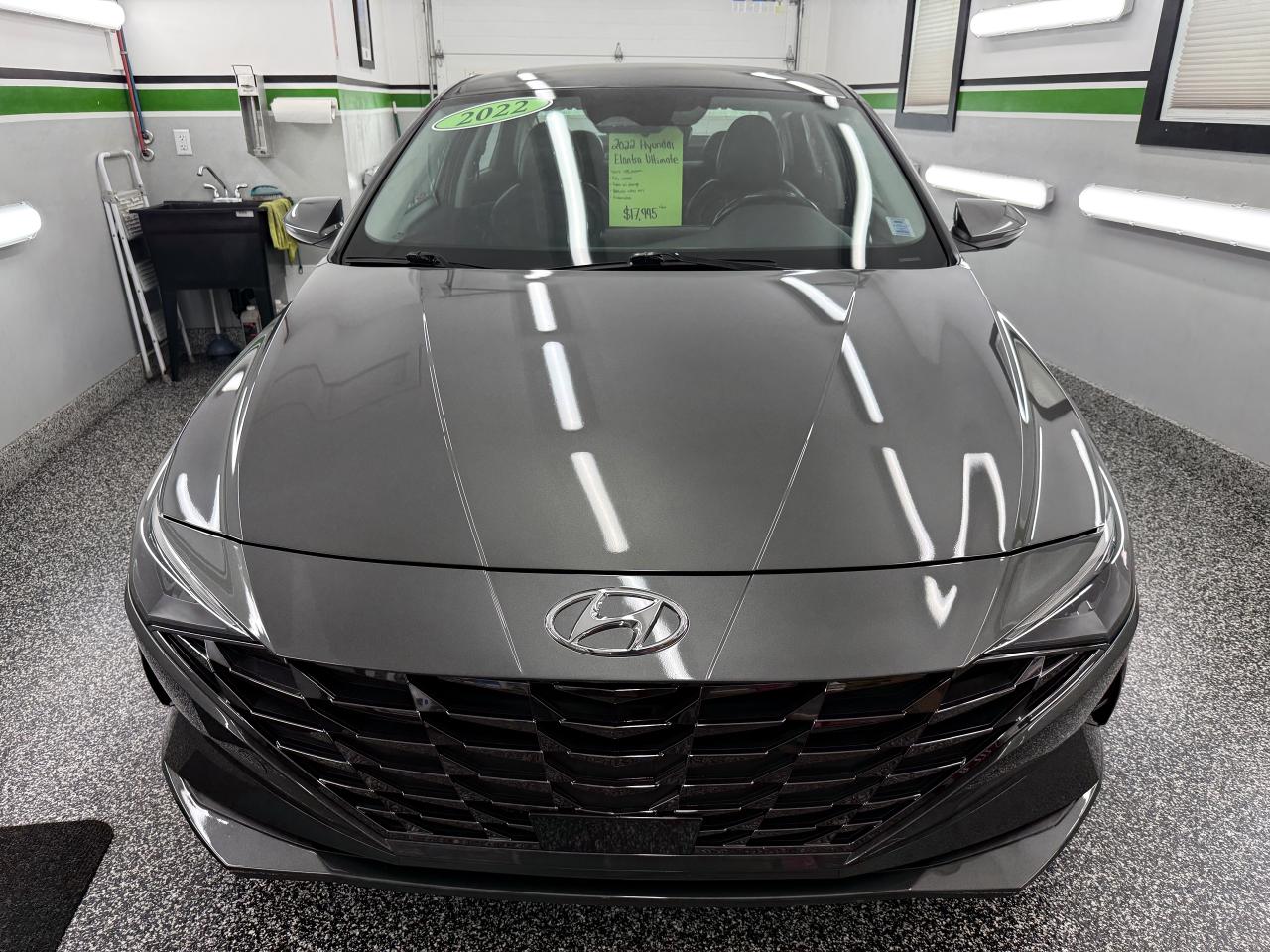 2022 Hyundai Elantra Ultimate Tech - Photo #2