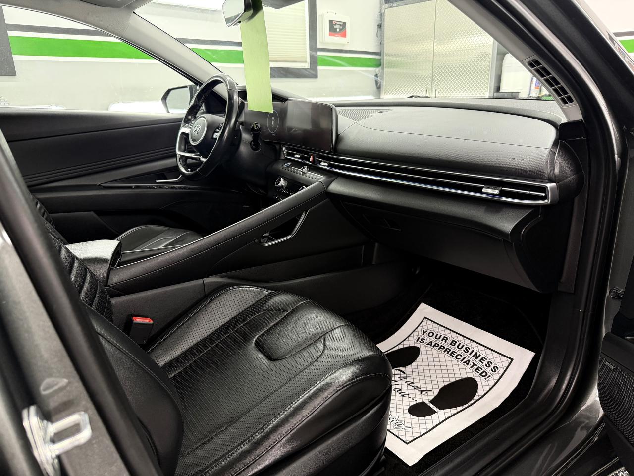 2022 Hyundai Elantra Ultimate Tech - Photo #13