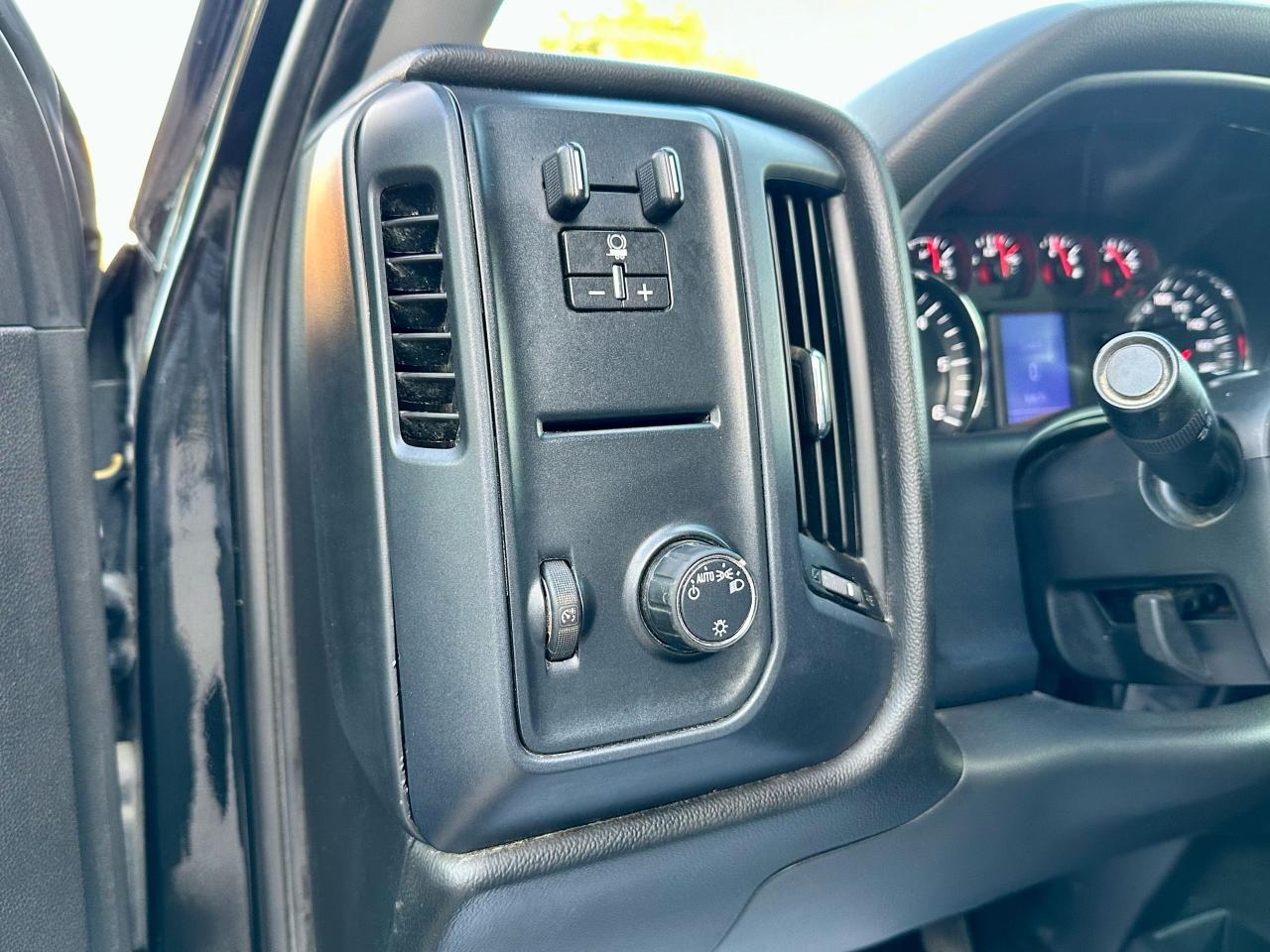 2018 Chevrolet Silverado 1500 Custom - Photo #17