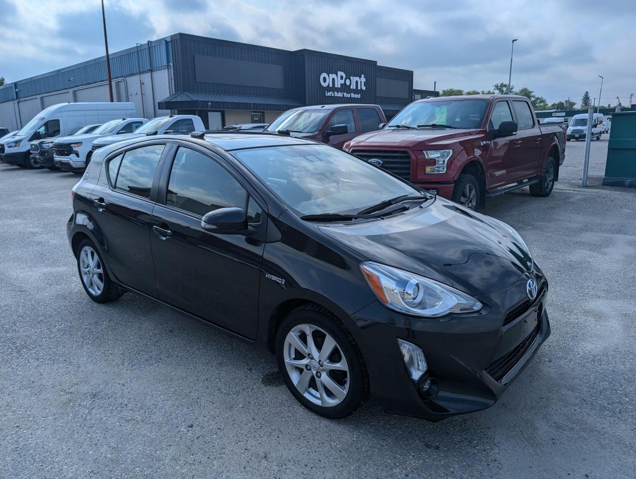 2016 Toyota Prius c Technology | Sunroof | Leather | One Owner - Photo #2