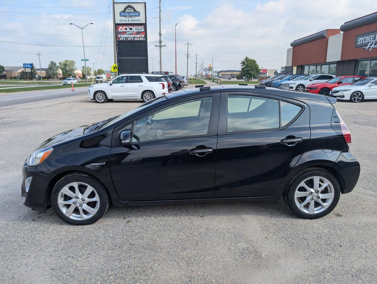 2016 Toyota Prius c Technology | Sunroof | Leather | One Owner - Photo #7
