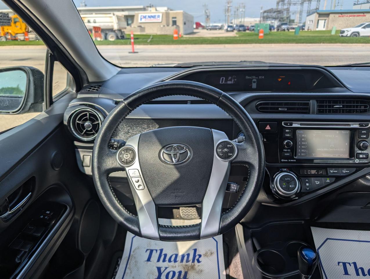 2016 Toyota Prius c Technology | Sunroof | Leather | One Owner - Photo #9