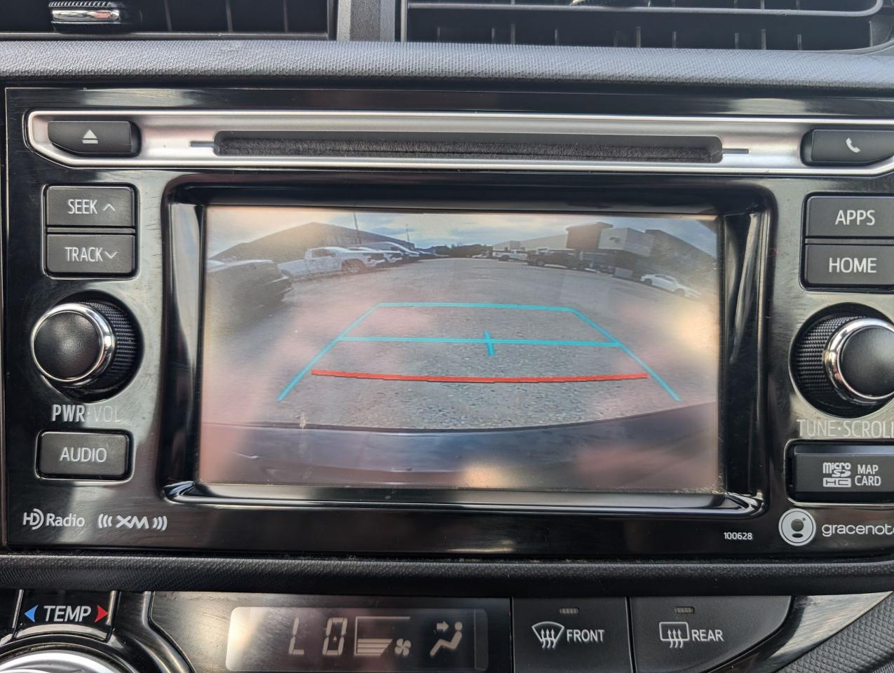 2016 Toyota Prius c Technology | Sunroof | Leather | One Owner - Photo #11