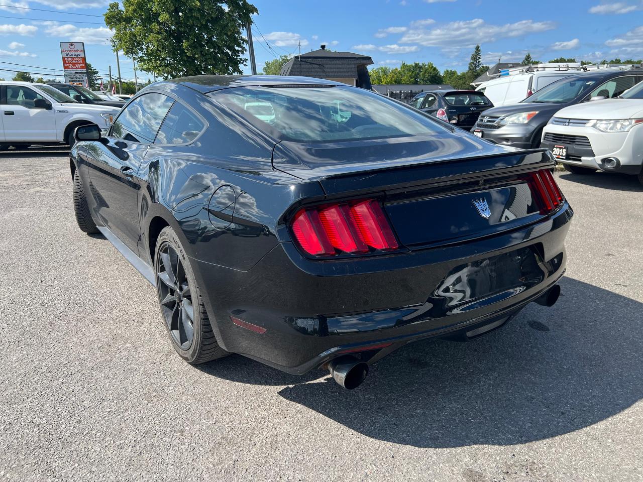 2017 Ford Mustang EcoBoost Photo2