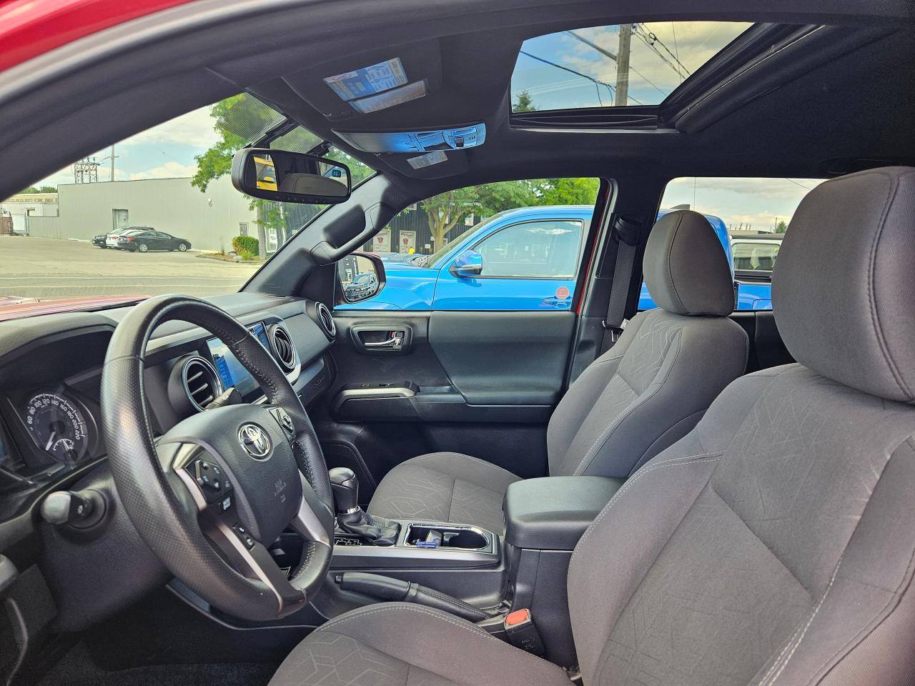 2017 Toyota Tacoma 4WD DOUBLE CAB V6 AUTO - Photo #9
