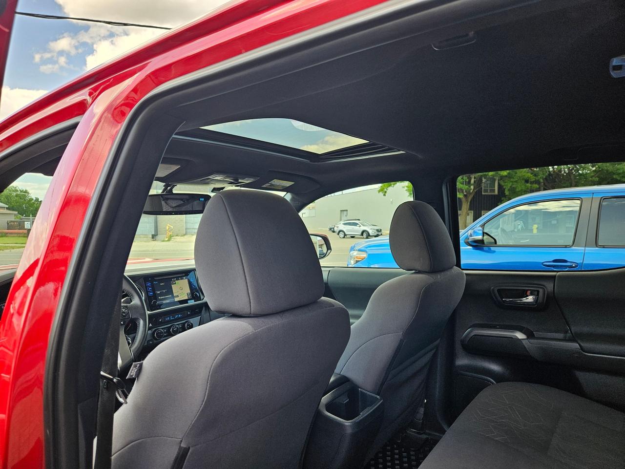 2017 Toyota Tacoma 4WD DOUBLE CAB V6 AUTO - Photo #11