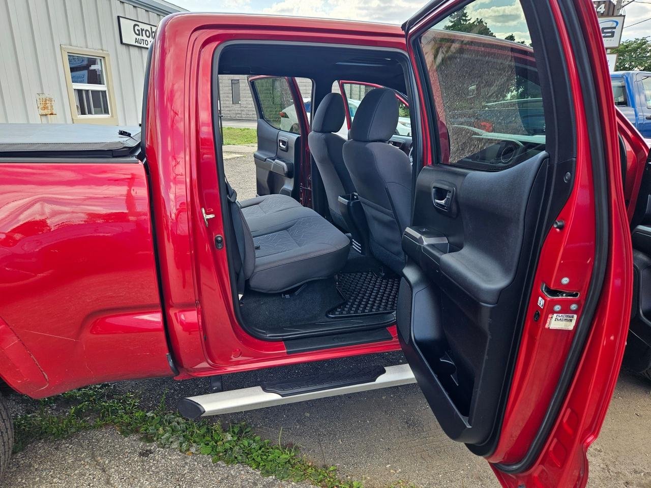 2017 Toyota Tacoma 4WD DOUBLE CAB V6 AUTO - Photo #12