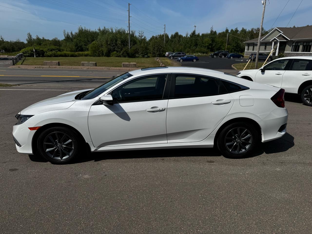 2021 Honda Civic EX Photo4