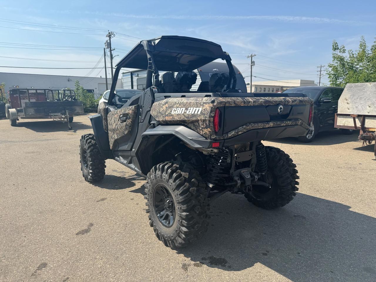 2023 Can-Am Commander XMR 1000 - Photo #2