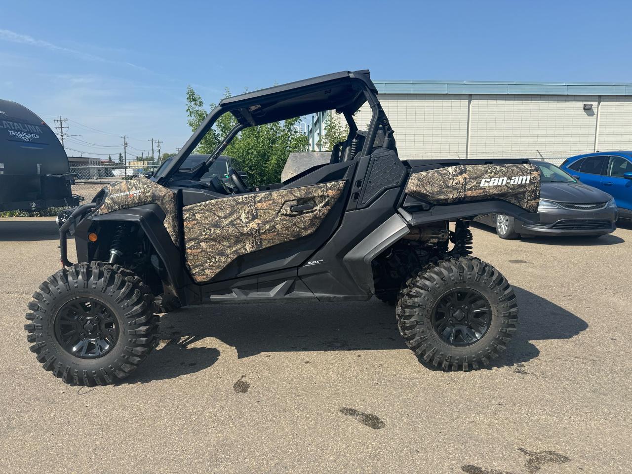 2023 Can-Am Commander XMR 1000 - Photo #5