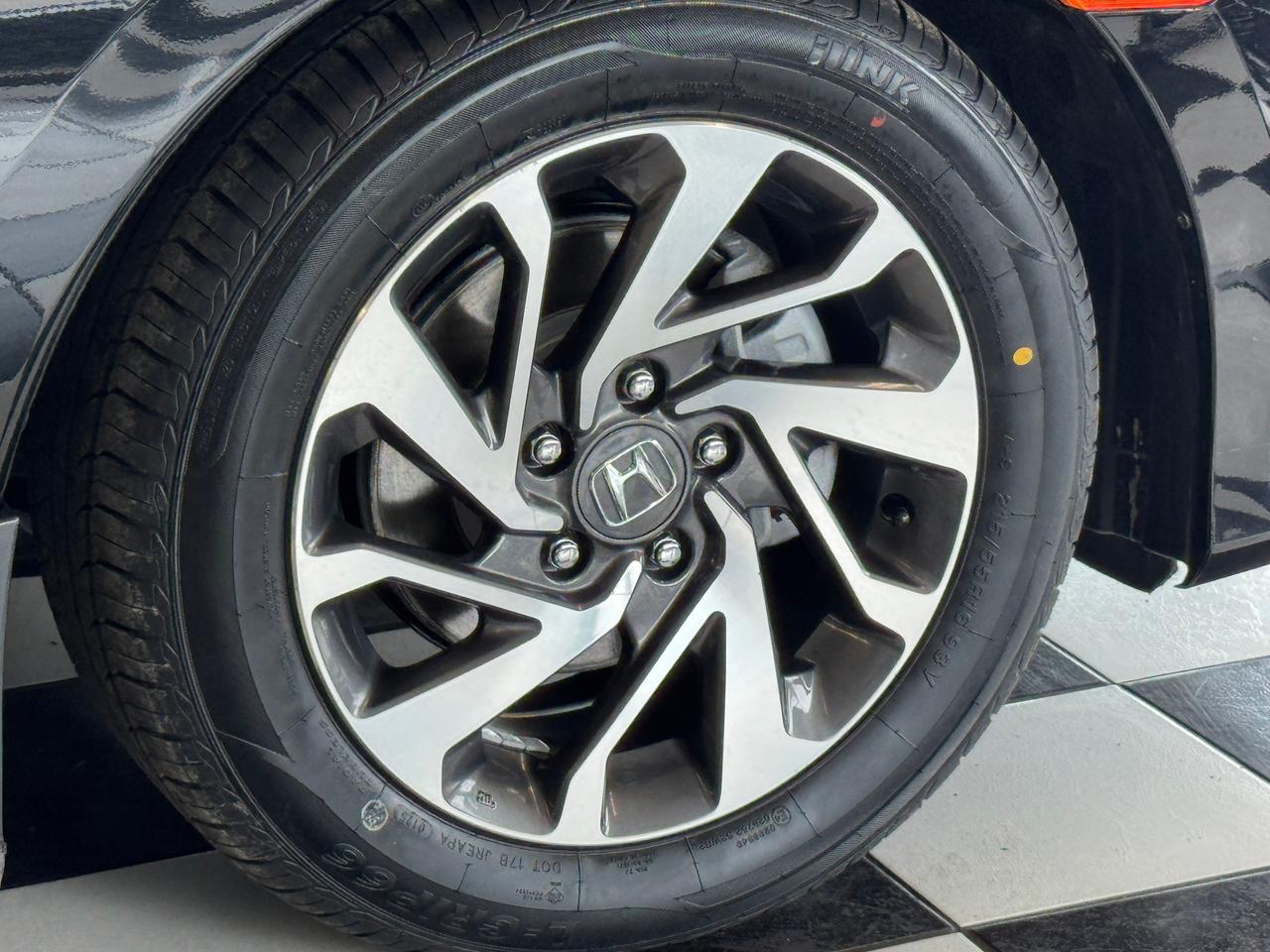 2018 Honda Civic SE+New Tires+Adaptive Cruise+LaneKeep+CLEAN CARFAX Photo