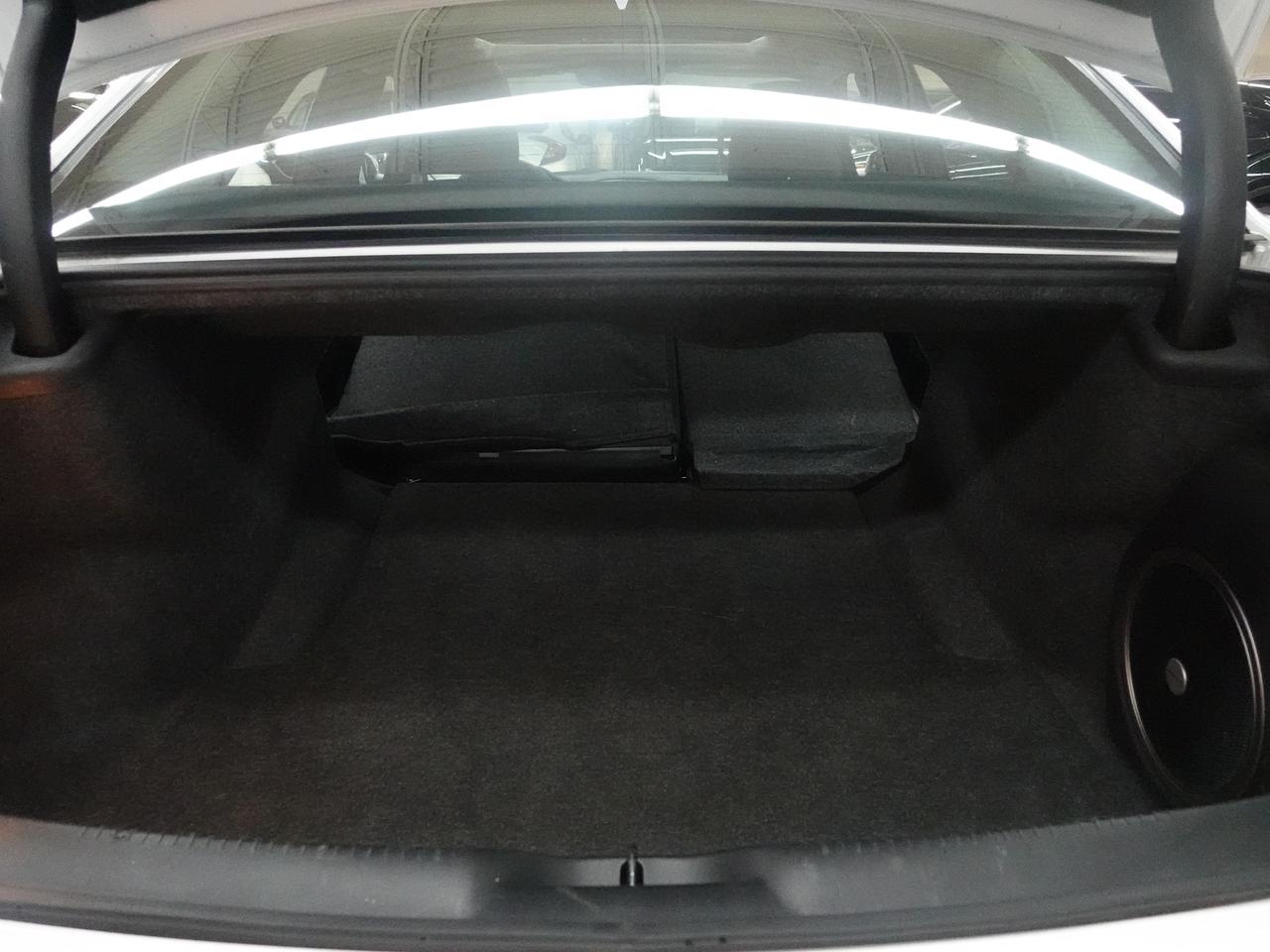 2023 Chrysler 300 TOURING L | AWD | Nav | Leather | Pano roof | BSM Photo