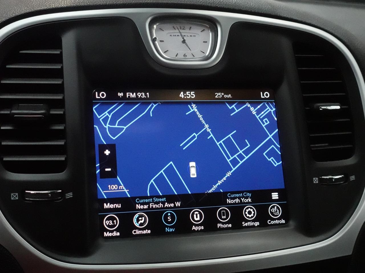 2023 Chrysler 300 TOURING L | AWD | Nav | Leather | Pano roof | BSM