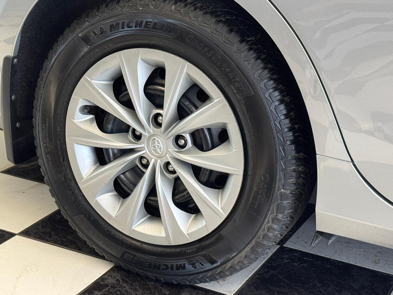 2017 Toyota Camry LE+Camera+Bluetooth+Cruise Control+A/C Photo