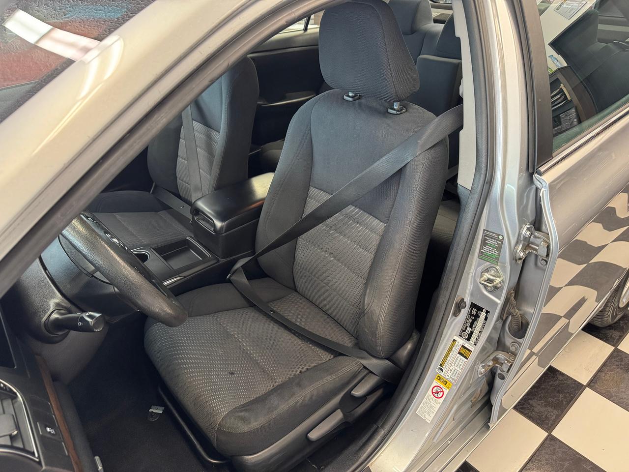 2017 Toyota Camry LE+Camera+Bluetooth+Cruise Control+A/C Photo