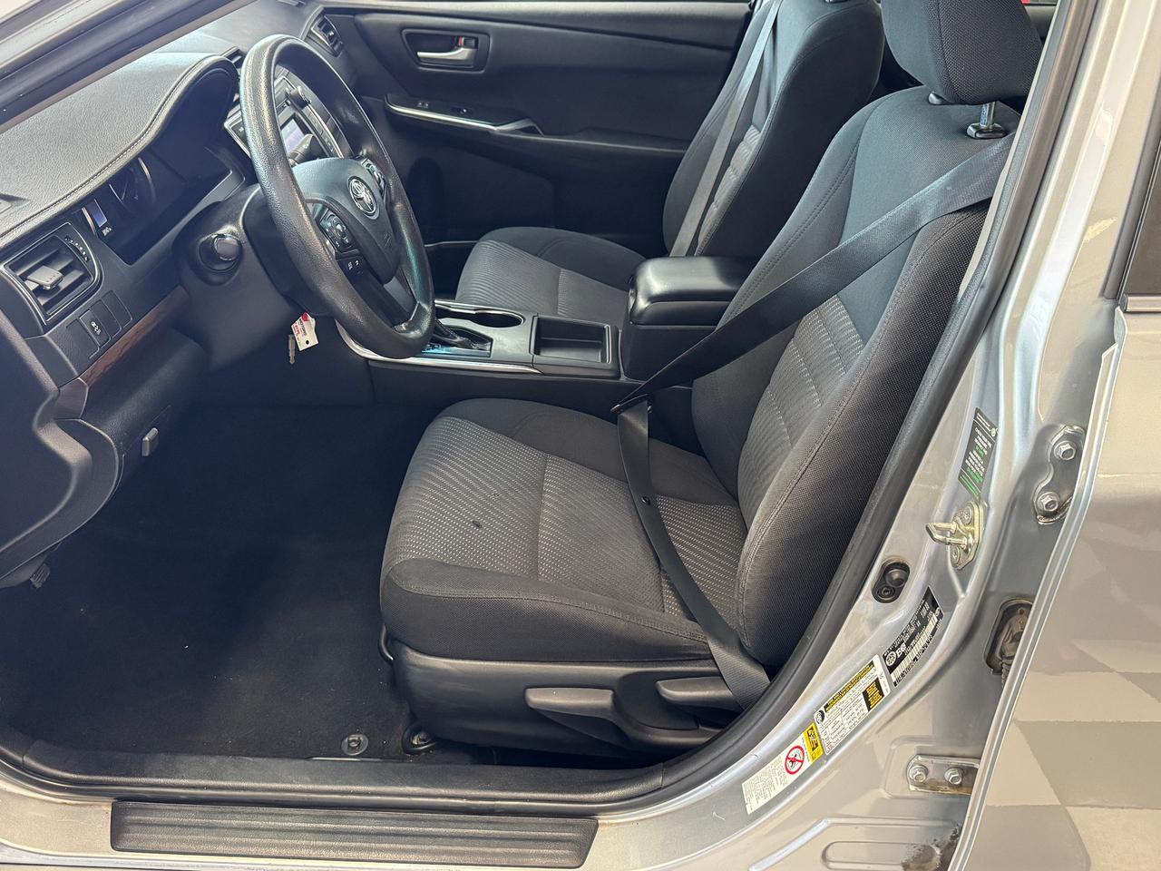 2017 Toyota Camry LE+Camera+Bluetooth+Cruise Control+A/C Photo