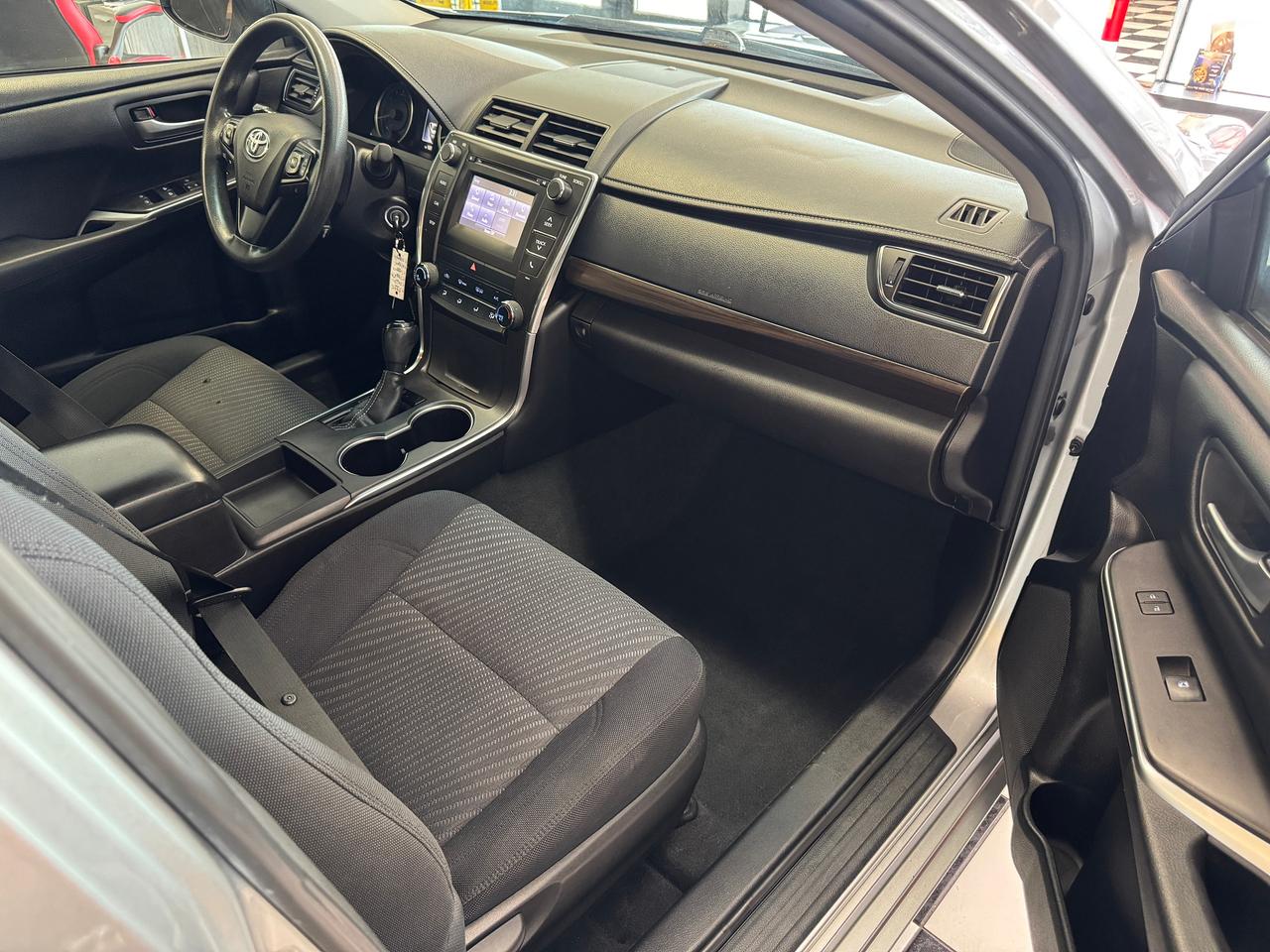 2017 Toyota Camry LE+Camera+Bluetooth+Cruise Control+A/C Photo