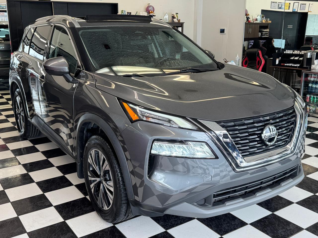 2021 Nissan Rogue SV TECH AWD+Pano Roof+Adaptive Cruise+CLEAN CARFAX Photo