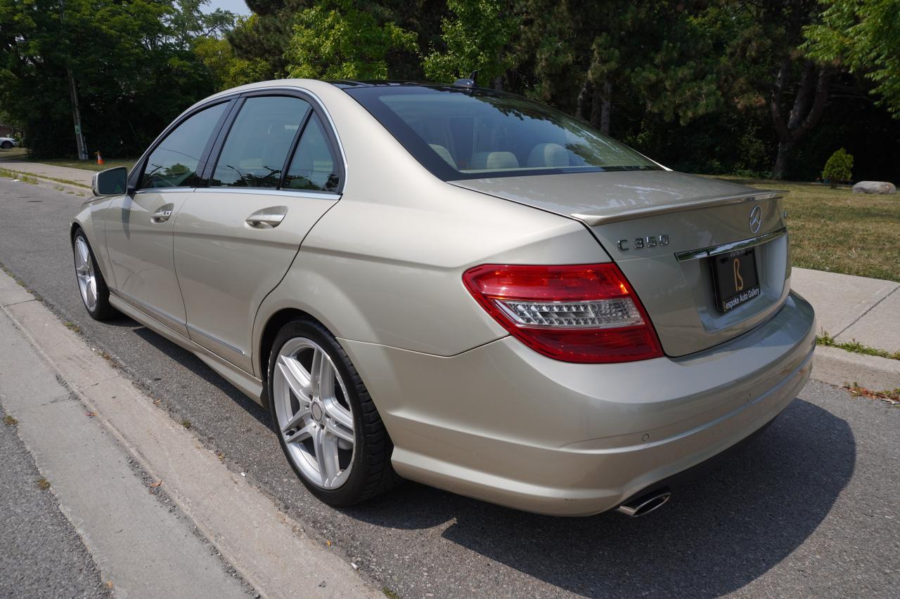 2010 Mercedes-Benz C-Class C350 4MATIC / NAVIGATION/ PANOROOF/ STUNNING COMBO Photo2
