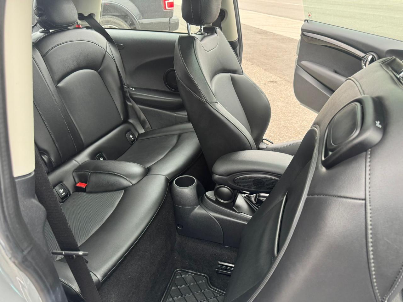 2022 MINI Cooper Cooper S - Photo #17