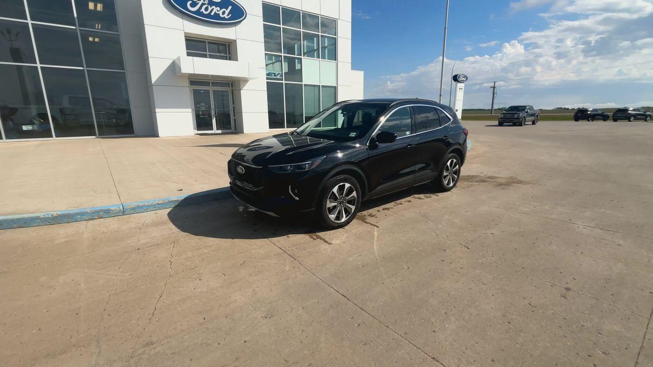 2023 Ford Escape Platinum AWD Photo3