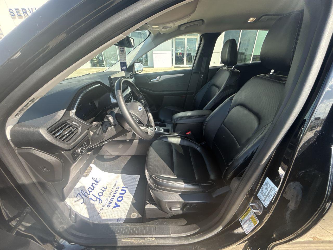 2023 Ford Escape Platinum AWD Photo5
