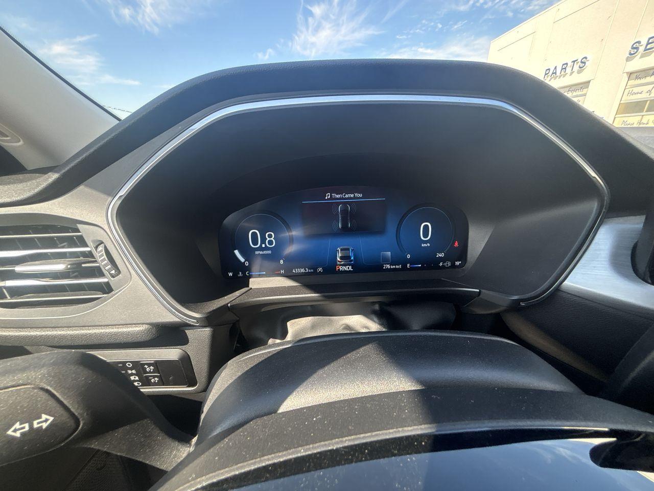 2023 Ford Escape Platinum AWD Photo5
