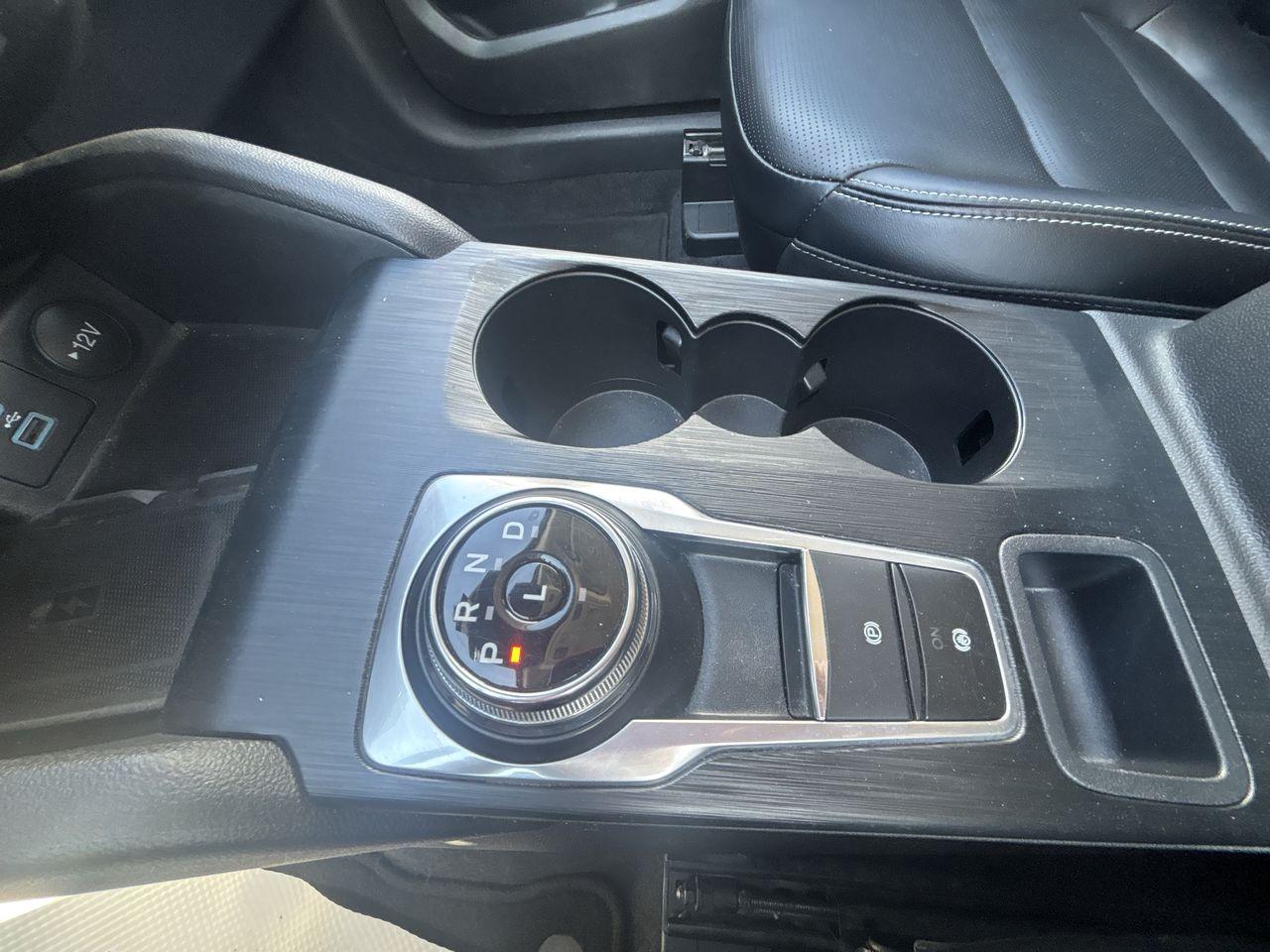 2023 Ford Escape Platinum AWD Photo5
