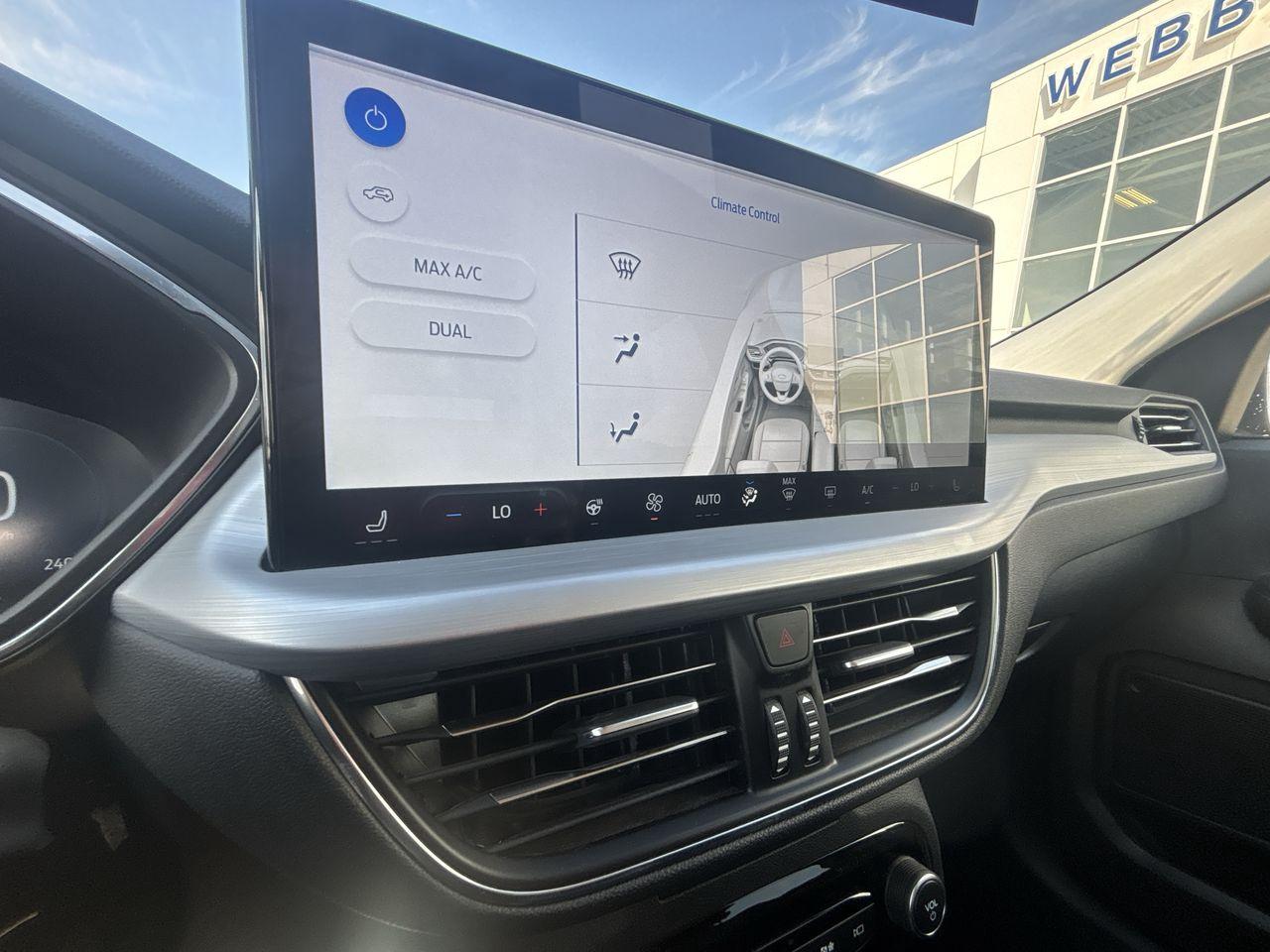 2023 Ford Escape Platinum AWD Photo5