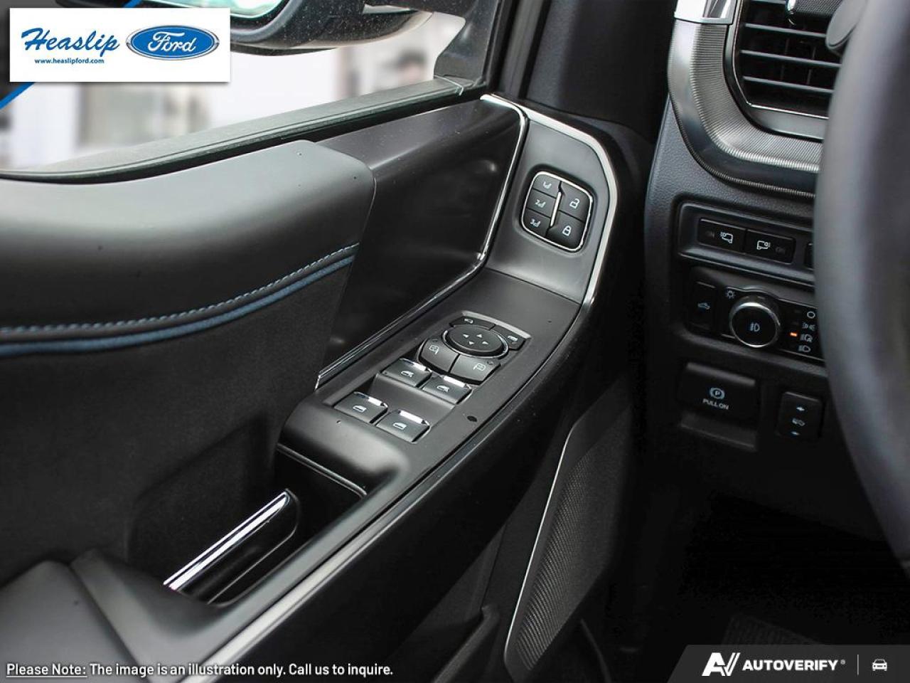 2025 Ford F-150 Platinum Photo5