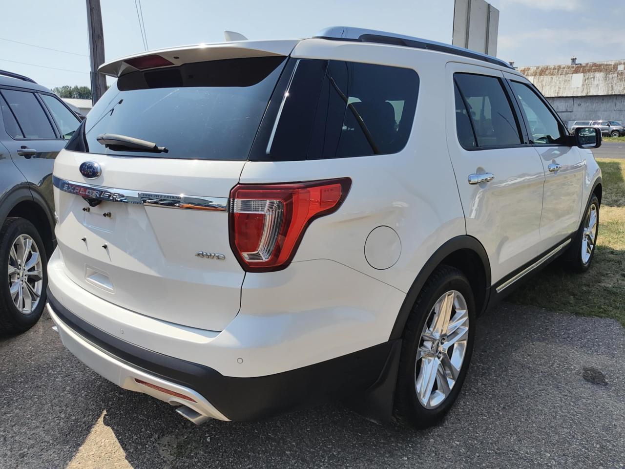 2017 Ford Explorer LIMITED