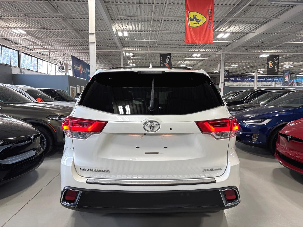 2018 Toyota Highlander XLE AWD|NAV|8PASSENGER|LEATHER|SUNROOF|ALLOYS|+++ - Photo #5