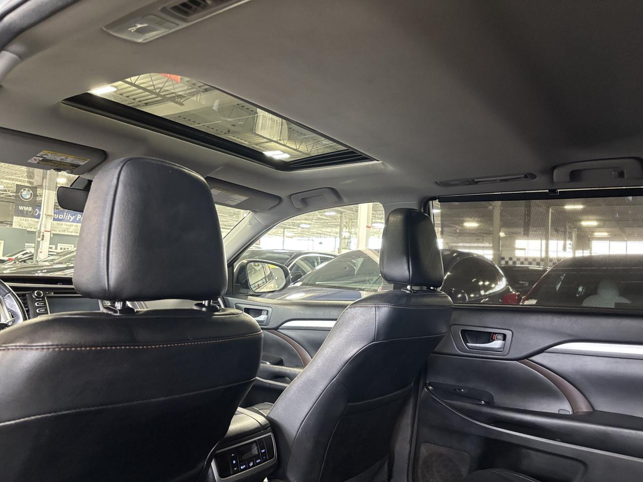 2018 Toyota Highlander XLE AWD|NAV|8PASSENGER|LEATHER|SUNROOF|ALLOYS|+++ - Photo #7