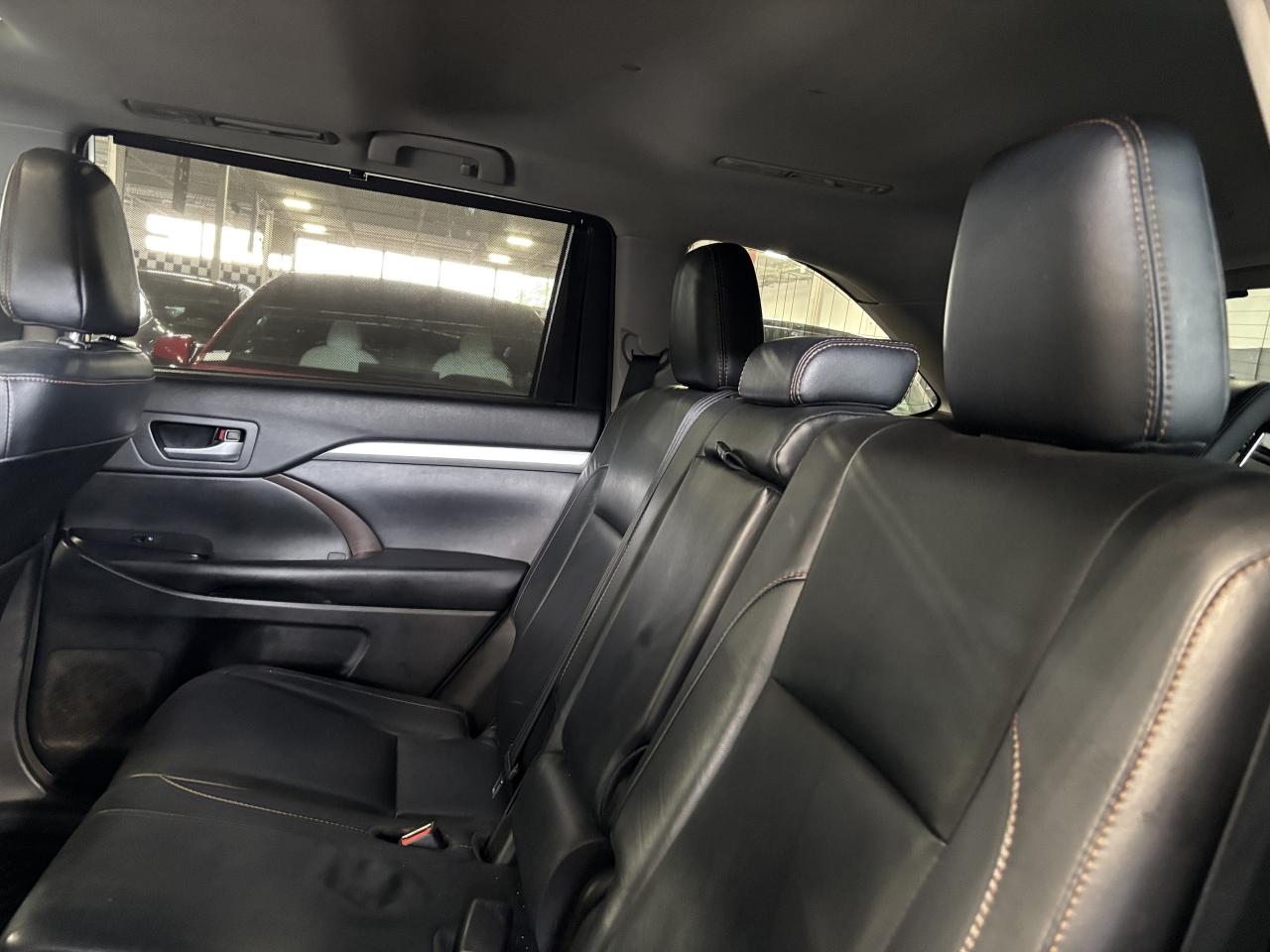 2018 Toyota Highlander XLE AWD|NAV|8PASSENGER|LEATHER|SUNROOF|ALLOYS|+++ - Photo #8
