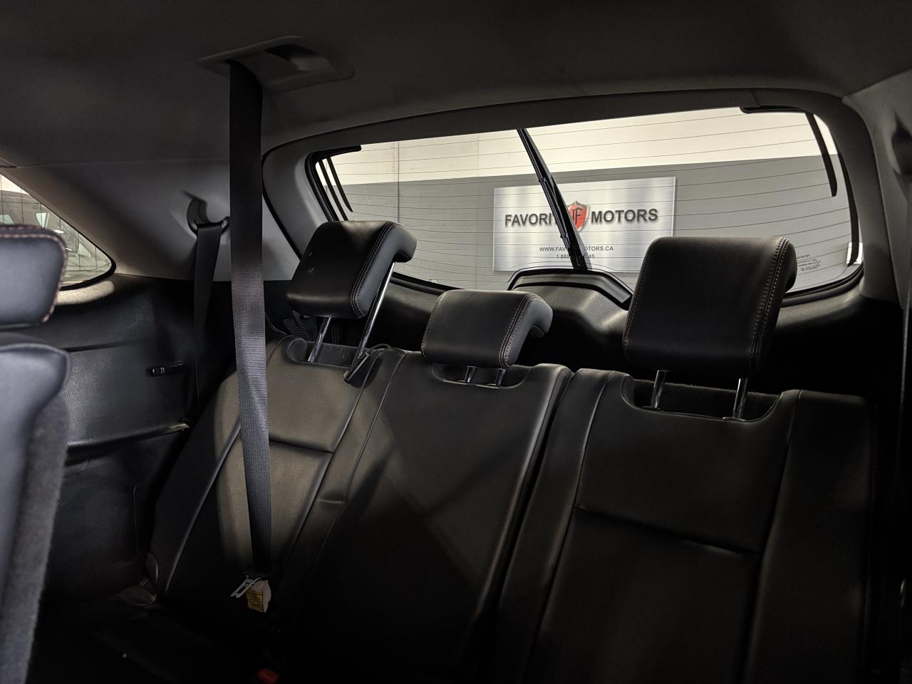 2018 Toyota Highlander XLE AWD|NAV|8PASSENGER|LEATHER|SUNROOF|ALLOYS|+++ - Photo #9