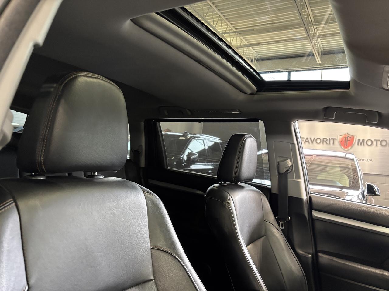 2018 Toyota Highlander XLE AWD|NAV|8PASSENGER|LEATHER|SUNROOF|ALLOYS|+++ - Photo #13