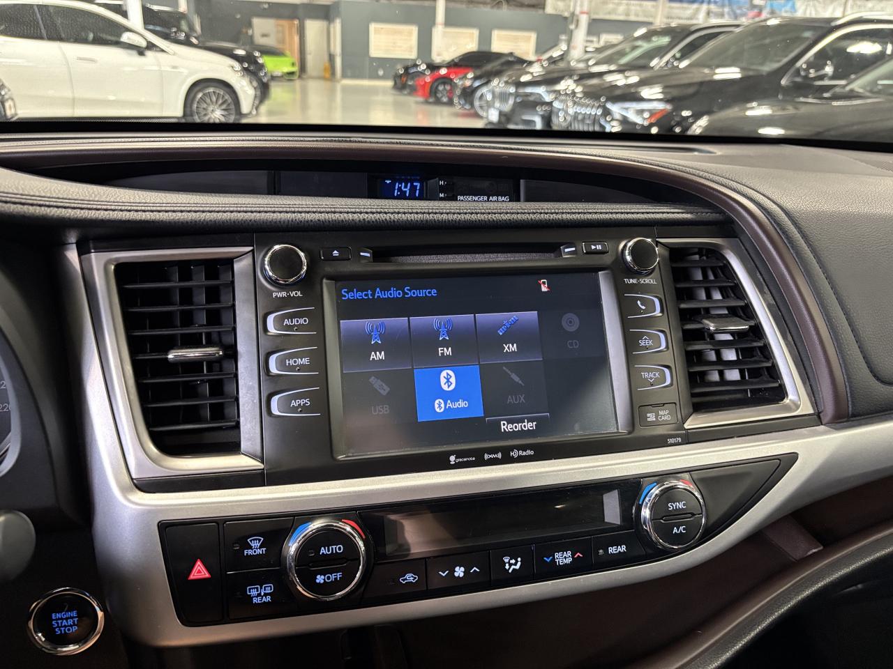 2018 Toyota Highlander XLE AWD|NAV|8PASSENGER|LEATHER|SUNROOF|ALLOYS|+++ - Photo #18