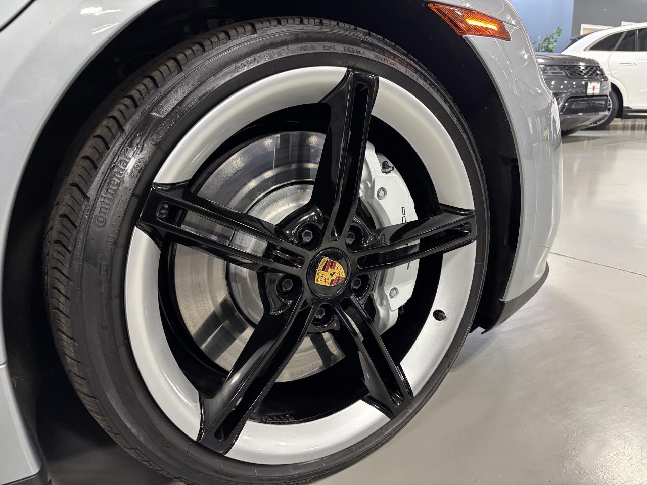 2023 Porsche Taycan GTS Sport Turismo|AWD|NO LUX TAX|PASSENGERSCREEN|+ - Photo #6