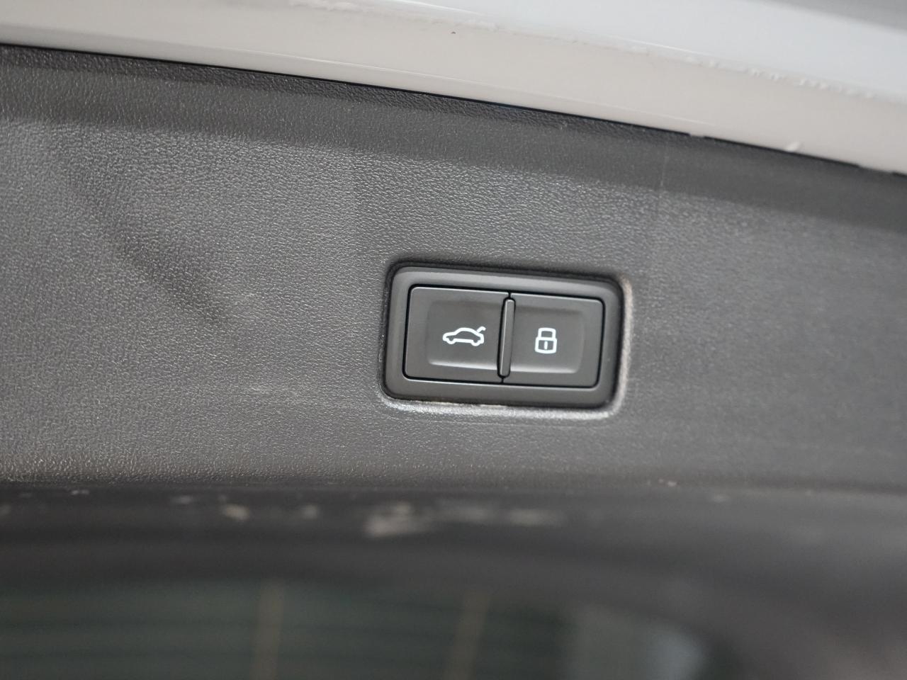 2024 Audi Q4 e-tron 50 quattro Photo