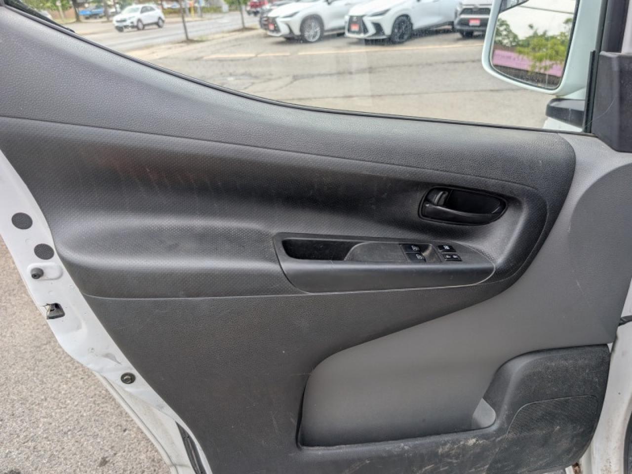2019 Nissan NV200 SV  **NAVIGATION PACKAGE** Photo