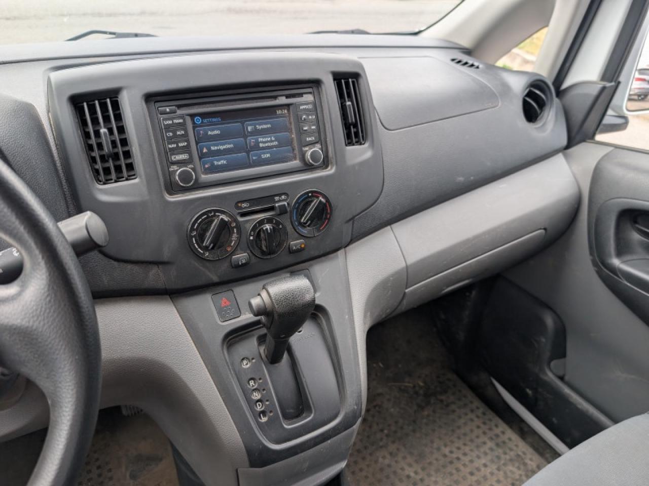 2019 Nissan NV200 SV  **NAVIGATION PACKAGE** Photo